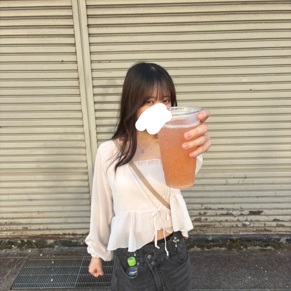 uyunoko's tweet photo. うゆと一緒に飲む？？ https://t.co/cbEOML9PtX