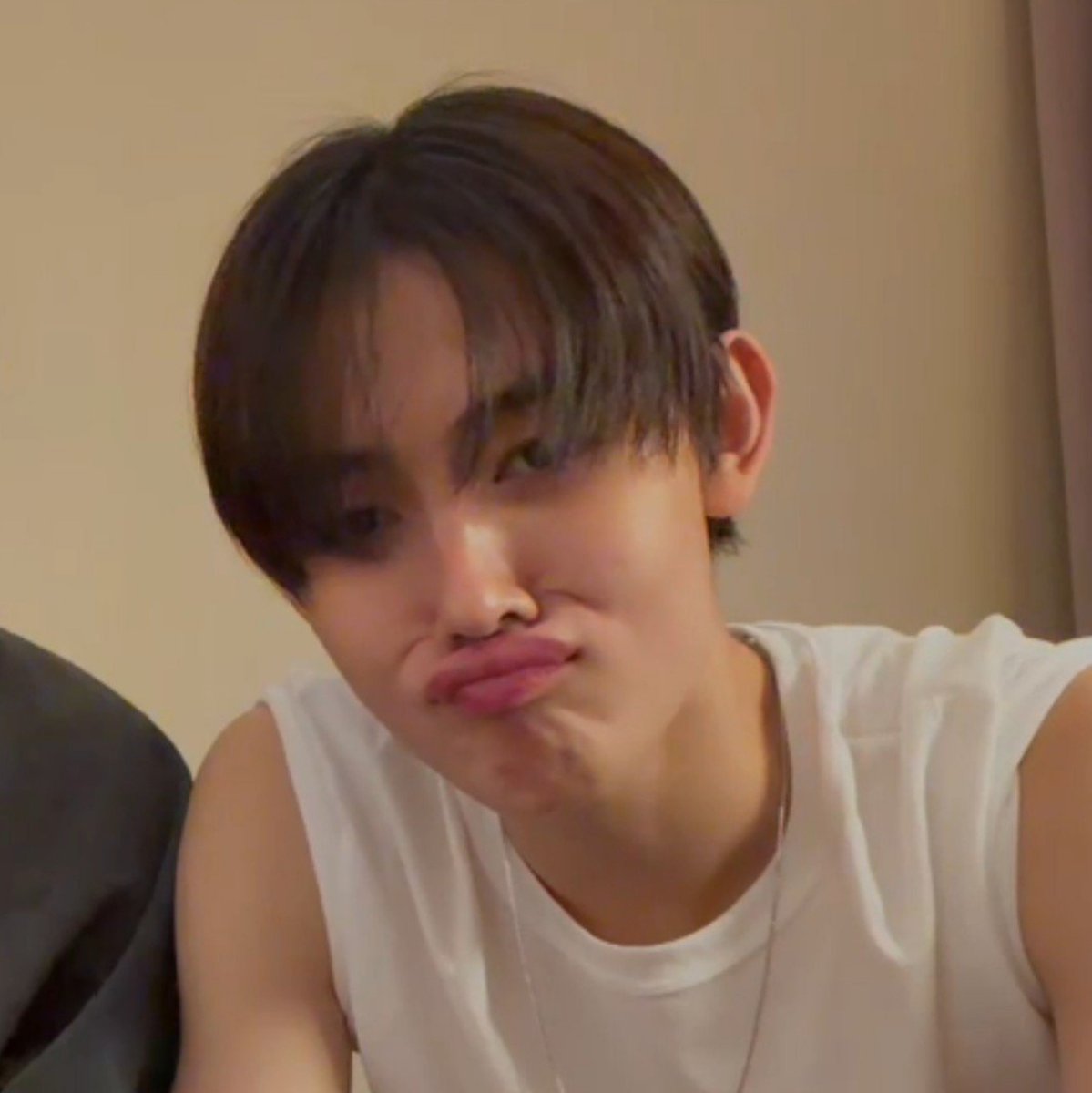eshberryc's tweet photo. ohoo wait a damn DAMN minute... i-i can't even breathe... yet... eom seonghyeon... hyeon-ssi 🛐 https://t.co/9W7Vk4Dj3n