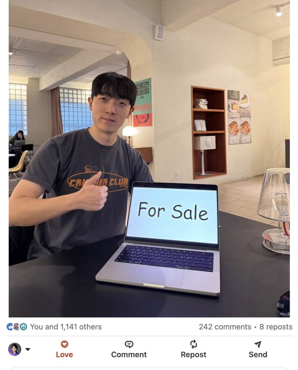 yoonseok_yang's tweet photo. @san_5g put himself up for sale on LinkedIn and his listing got over 113k views. 

I fought over 100 companies to buy him. https://t.co/5MeHMH0qKq