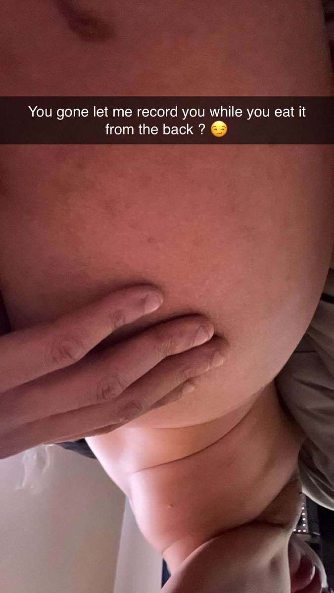 ELRPodcast's tweet photo. Would you let me record ya while you eat it from the back ? https://t.co/rnaUTFWdMp