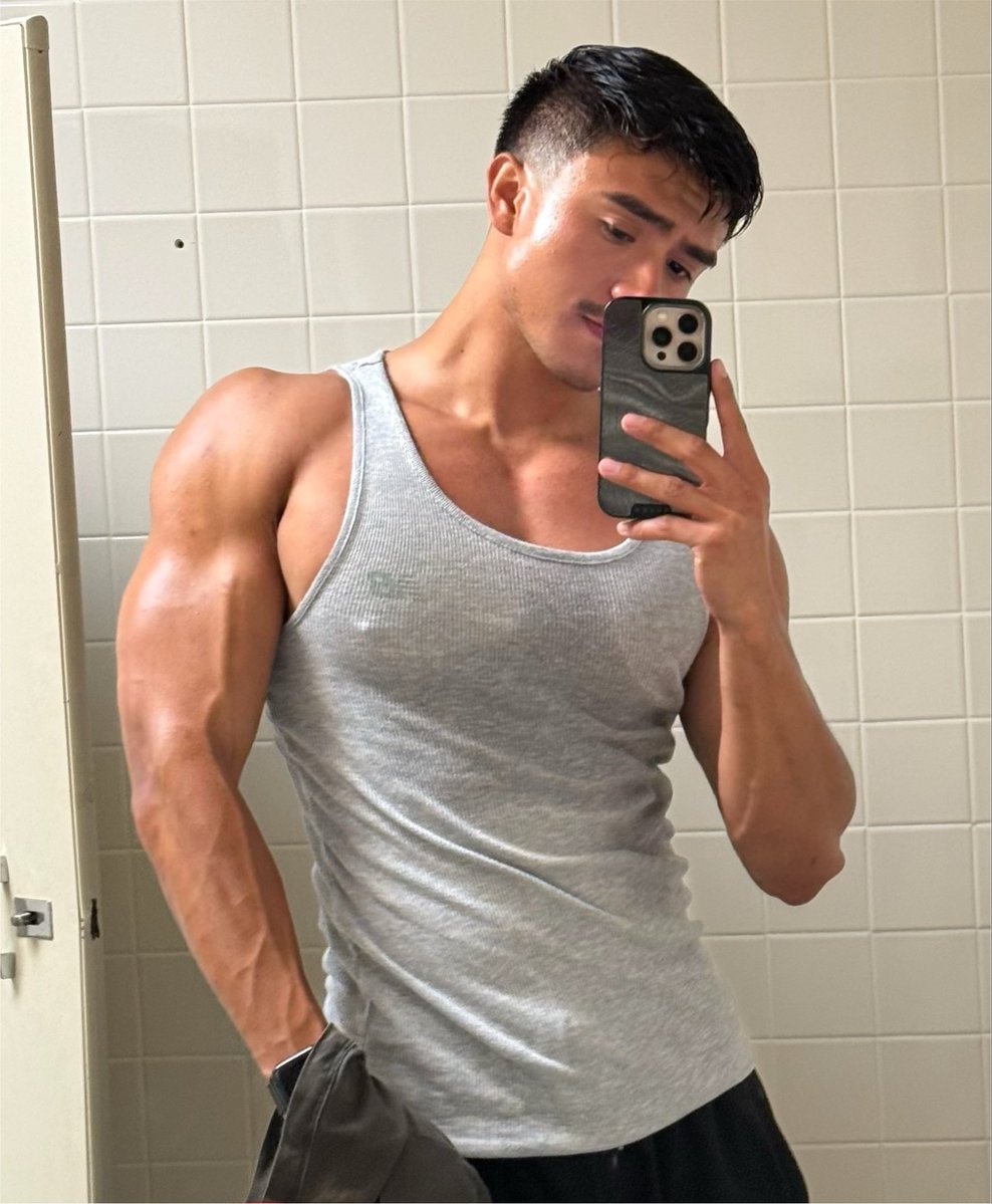 litofittt's tweet photo. 😝 https://t.co/Bb9vBkhH8E