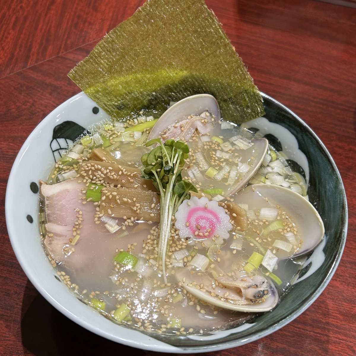 seiten_master's tweet photo. おはようございます😊

昼の部、夜の部オープン致します
平日ランチセット

ちゃん系醤油チャーシューメン
めし一杯無料🍚
ワンタントッピング有ります✨

冷し担々麺、麺1.5玉

大洗産ハマグリ塩ラーメン

手作りニンニク餃子🥟
その他レギュラー有り

皆様のご来店お待ちしています🙇

#麺処本日晴天 https://t.co/m0X9yns5OP