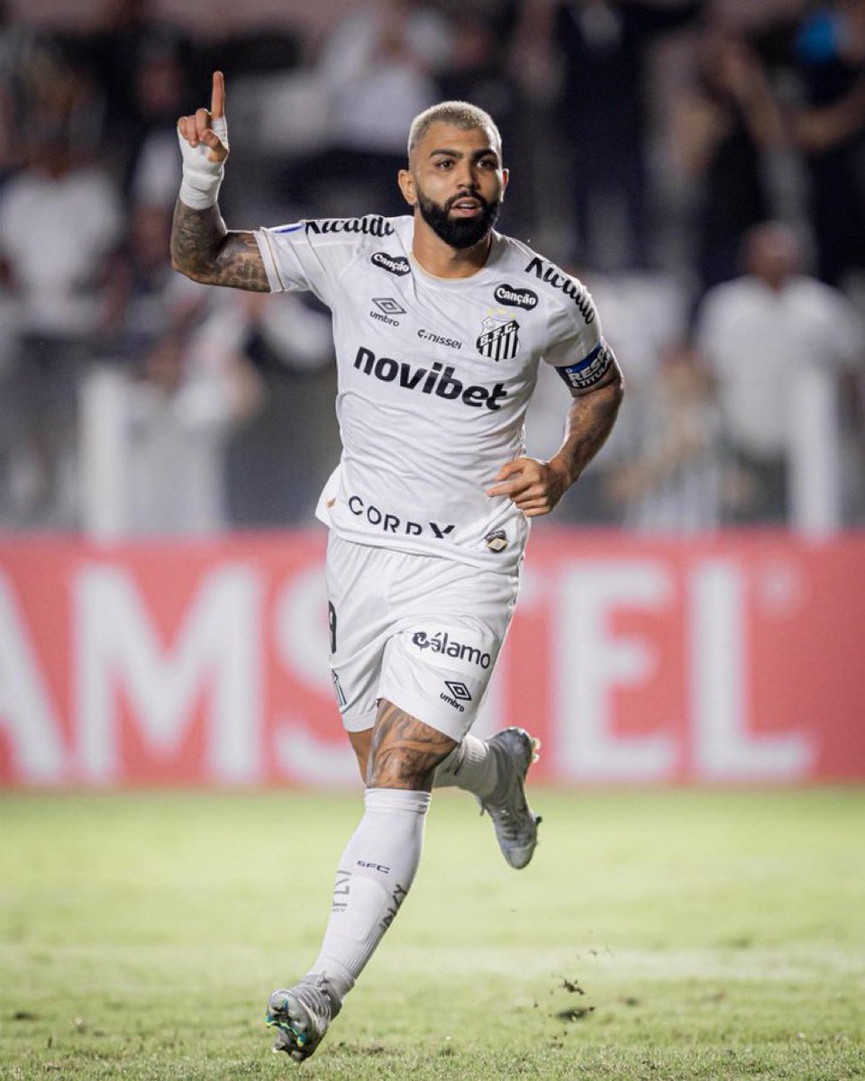 lg_castello97's tweet photo. 29 jogos, 15 gols e 7 assistências na temporada. Eu te amo muito. https://t.co/xgtjlesT2T
