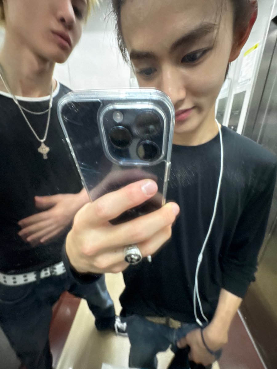 0320x0113's tweet photo. 형이 좋아서 https://t.co/fGYAwvNn72