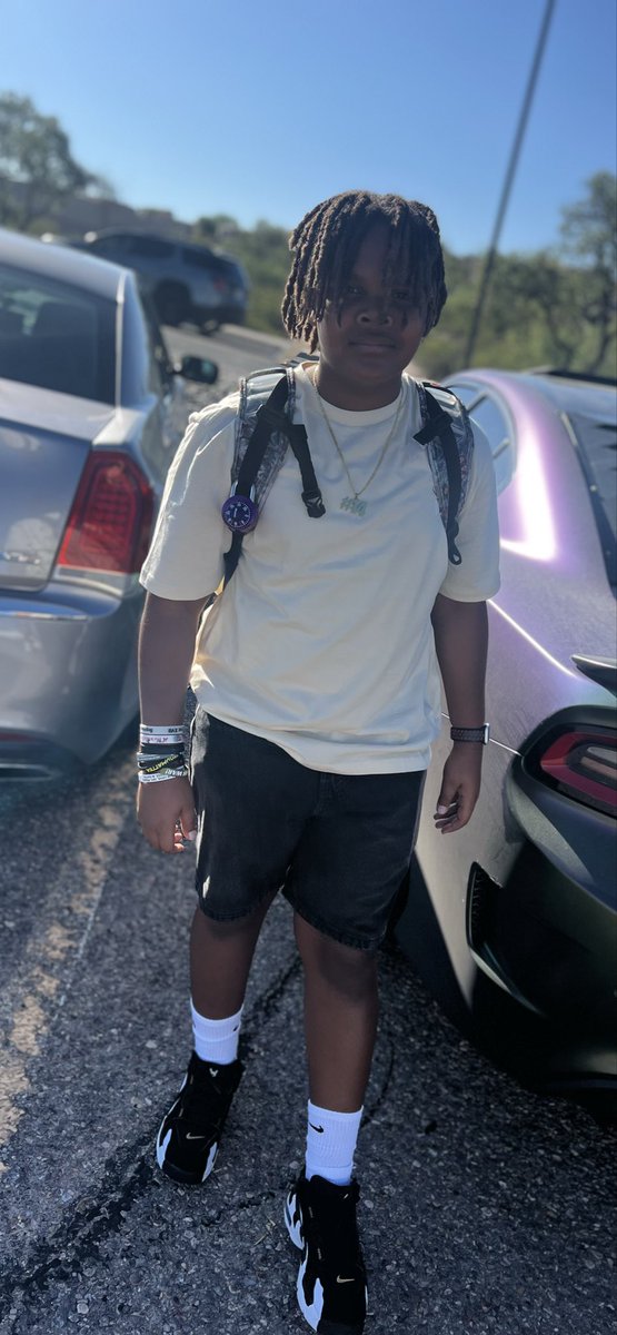 big_zek14's tweet photo. 7th Grade loading…. https://t.co/koGUUju5hl