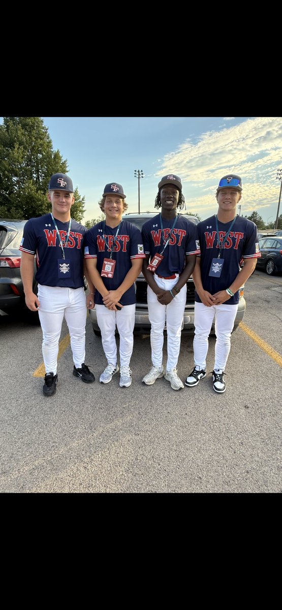 SFJeffersonFB's tweet photo. Good luck to or football boys at state baseball this week: @boston_bryant27 @BrodyJacobson3 @matneljensen1 and @N_Grabow09 https://t.co/IrrWDSdp7v