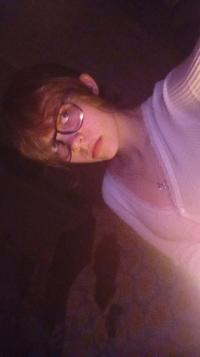 Littlelamb505's tweet photo. Posting these so I can delete them off my phone and embarrass myself on Twitter yay!!! https://t.co/EMaITU1Q4W