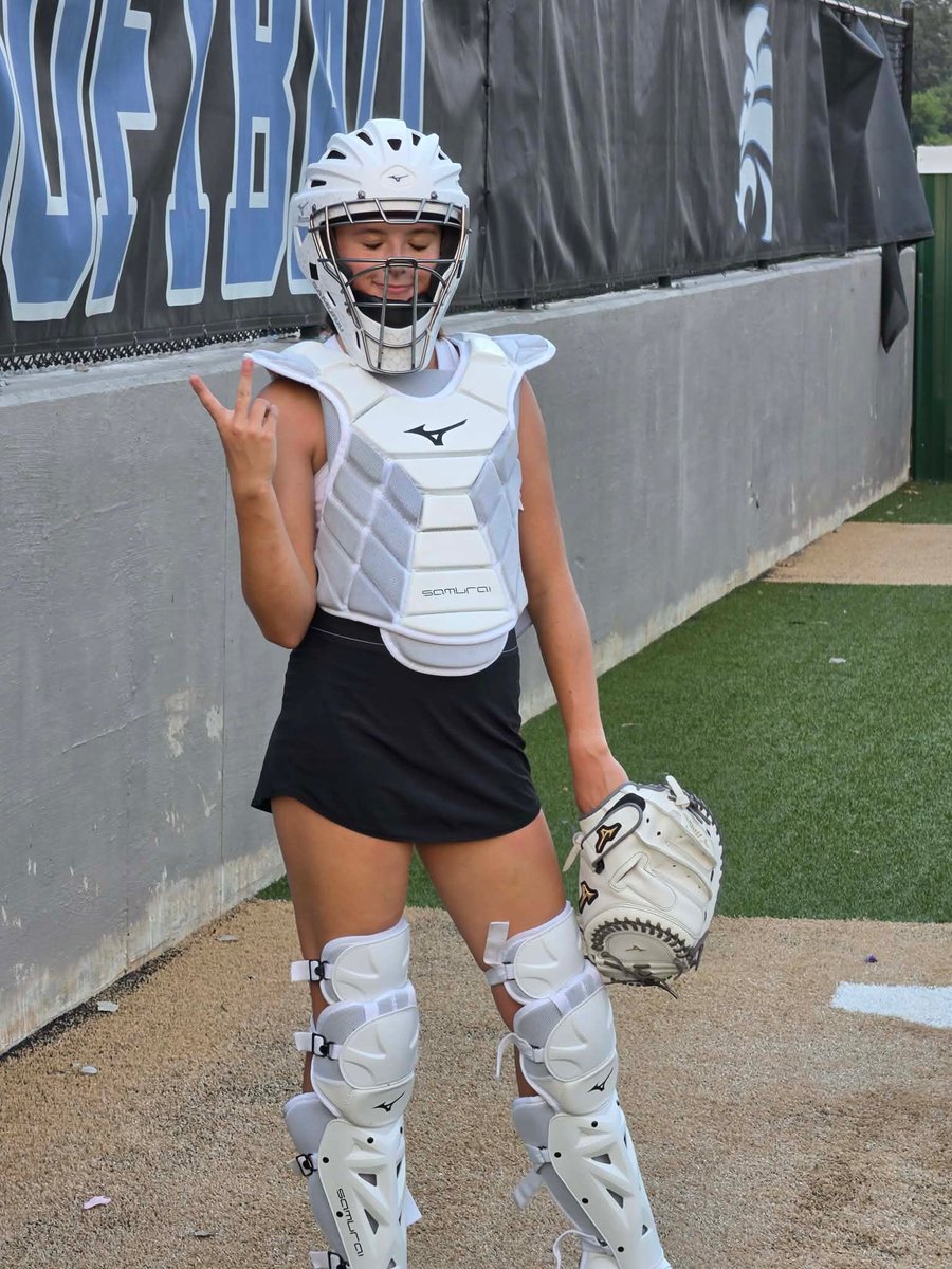 lynlee49024's tweet photo. Never caught before but I’m always willing to help if it makes my teammates better! 💪 
@FPHiggs @Level_Up_FP @RecruitMatador @gatorjack72 @SoftbalAmerica @ExtraInningSB @SBRRetweets @softball https://t.co/M2jV49JSr4