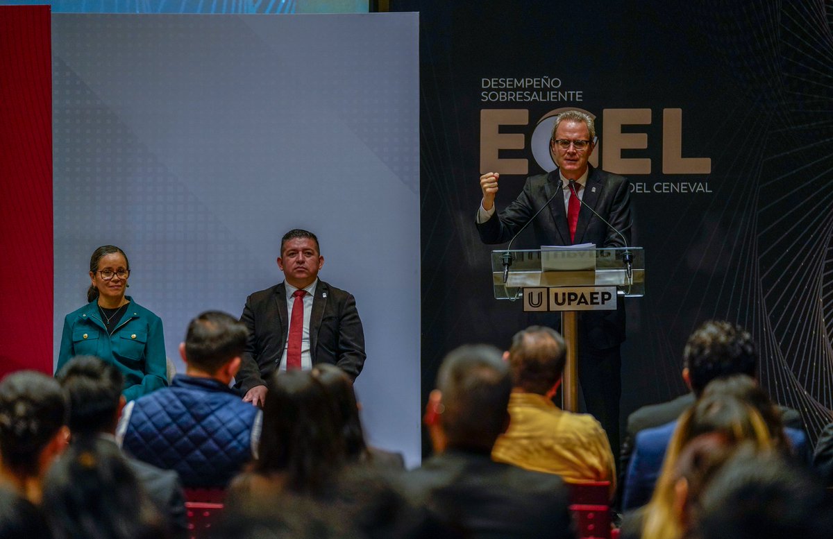 RectorUPAEP's tweet photo. Estos 13 años me enseñaron que elevar el nivel académico exige ofrecer herramientas e infraestructura a la altura de las exigencias del mundo actual.
​Ver a nuestras generaciones de alumnos y docentes aprovechar este crecimiento para superar estándares, investigar y alcanzar la excelencia nos confirma que vamos por el rumbo correcto. Sigamos formando a los mejores con la visión transformadora que merece nuestra comunidad. 🎓✨
