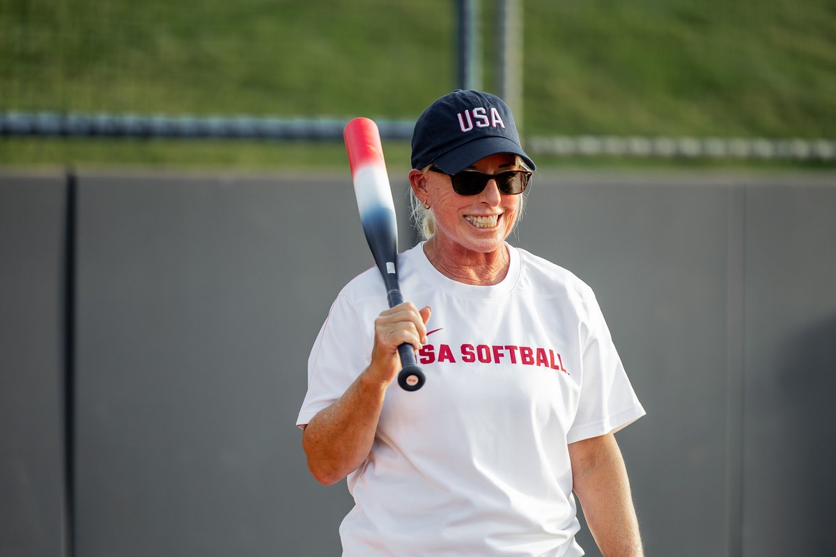 USASoftballWNT's tweet photo. 𝗟𝗲𝘁'𝘀 𝗴𝗲𝘁 𝘁𝗼 𝘄𝗼𝗿𝗸 💥

Team USA has officially arrived in OKC for the #InternationalCup! Action starts Thursday! 

📄 𝐑𝐄𝐀𝐃 𝐌𝐎𝐑𝐄: https://t.co/47gaFcc0yH https://t.co/0AOD2w7Hsv