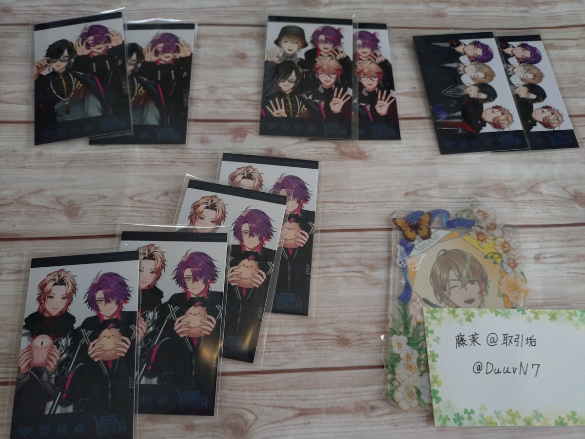 DuuvN7's tweet photo. 【交換】VOLTACTION 4th Anniversary ランダム チェキ風カード

譲　画像1、2枚目
求　画像3枚目♥

郵送交換希望。
検索からお気軽にお声かけください。よろしくお願いいたします https://t.co/JENE89iCR7