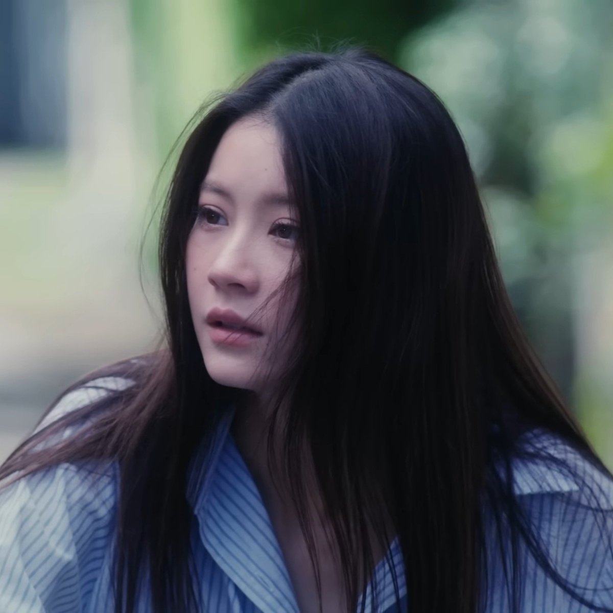 plutouranusmrr's tweet photo. : โหน้อง ขับรถชนพี่ทำไมไม่ลงมาขอโทษไม่ลงมาดูเลย

: วอดส์?

#namtanfilm 
#PlutoSeries https://t.co/E1DlHH7DxC