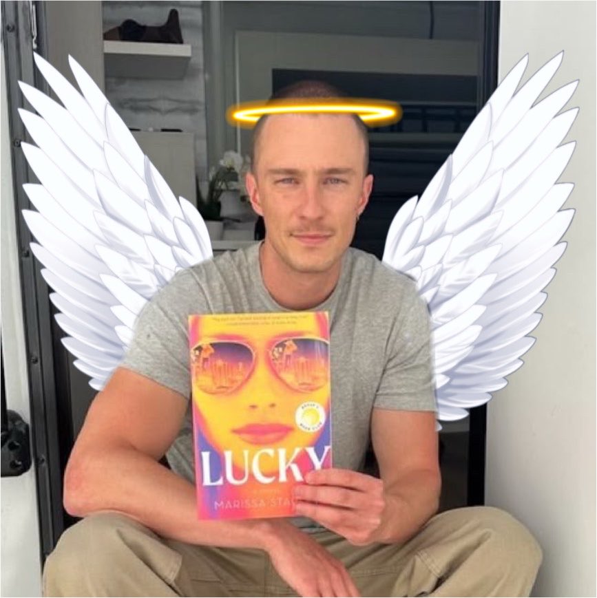 grandestarkey's tweet photo. graphic design is my passion https://t.co/UmWYY1qBlK