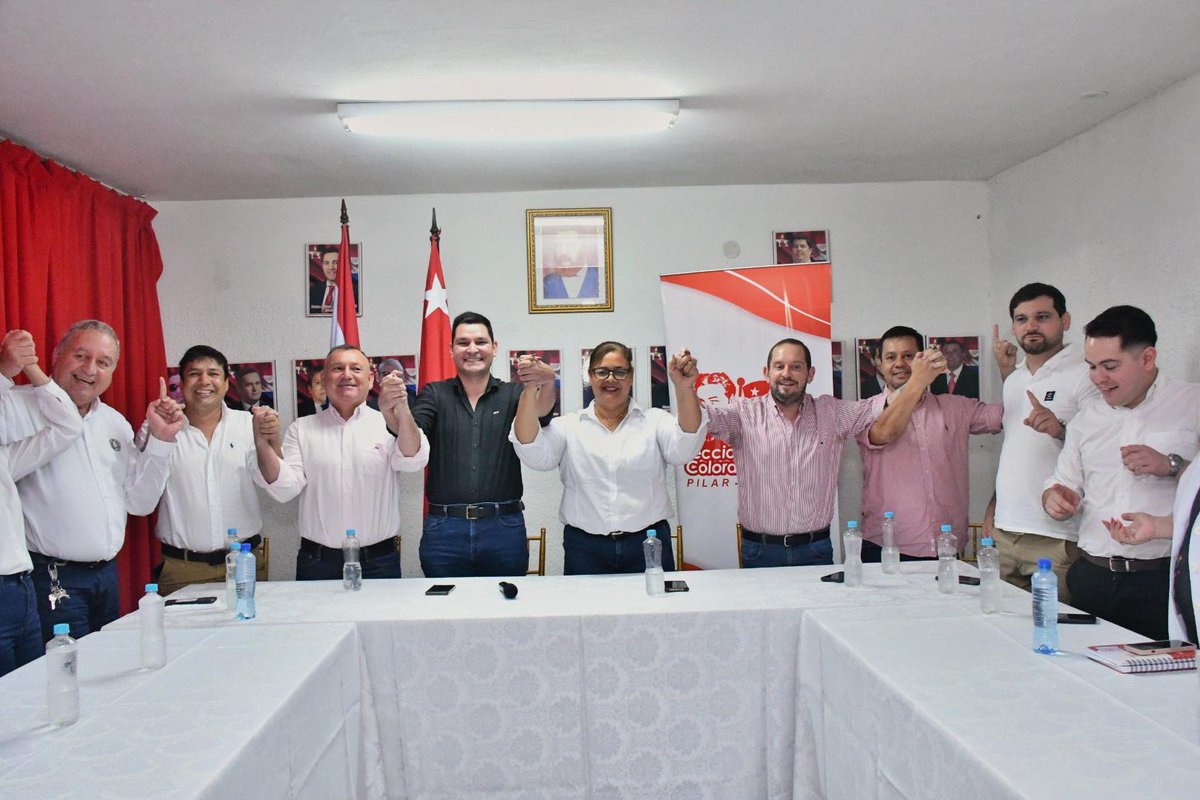JFedeFerreira's tweet photo. #Municipales | Dirigentes y candidatos de la Lista 1 ratifican su compromiso de trabajar por la unidad del Partido Colorado en Pilar! https://t.co/slcLR3atg2