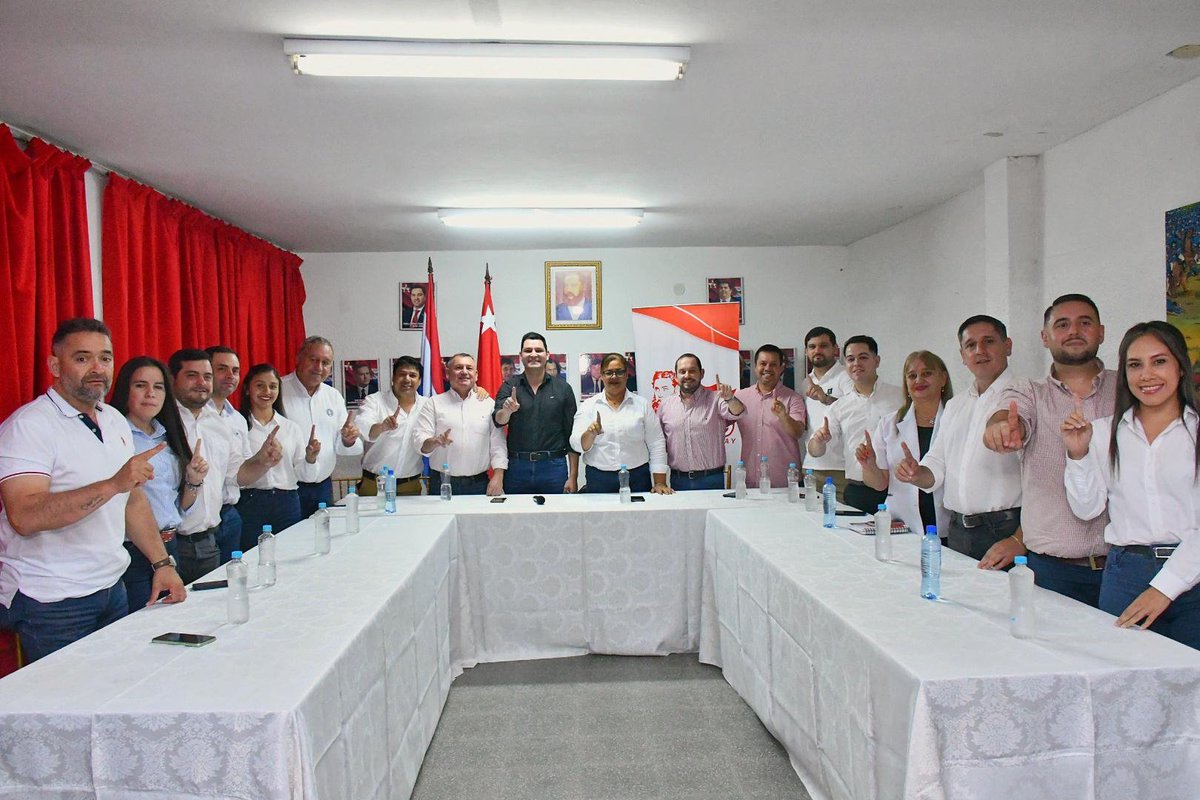 JFedeFerreira's tweet photo. #Municipales | Dirigentes y candidatos de la Lista 1 ratifican su compromiso de trabajar por la unidad del Partido Colorado en Pilar! https://t.co/slcLR3atg2