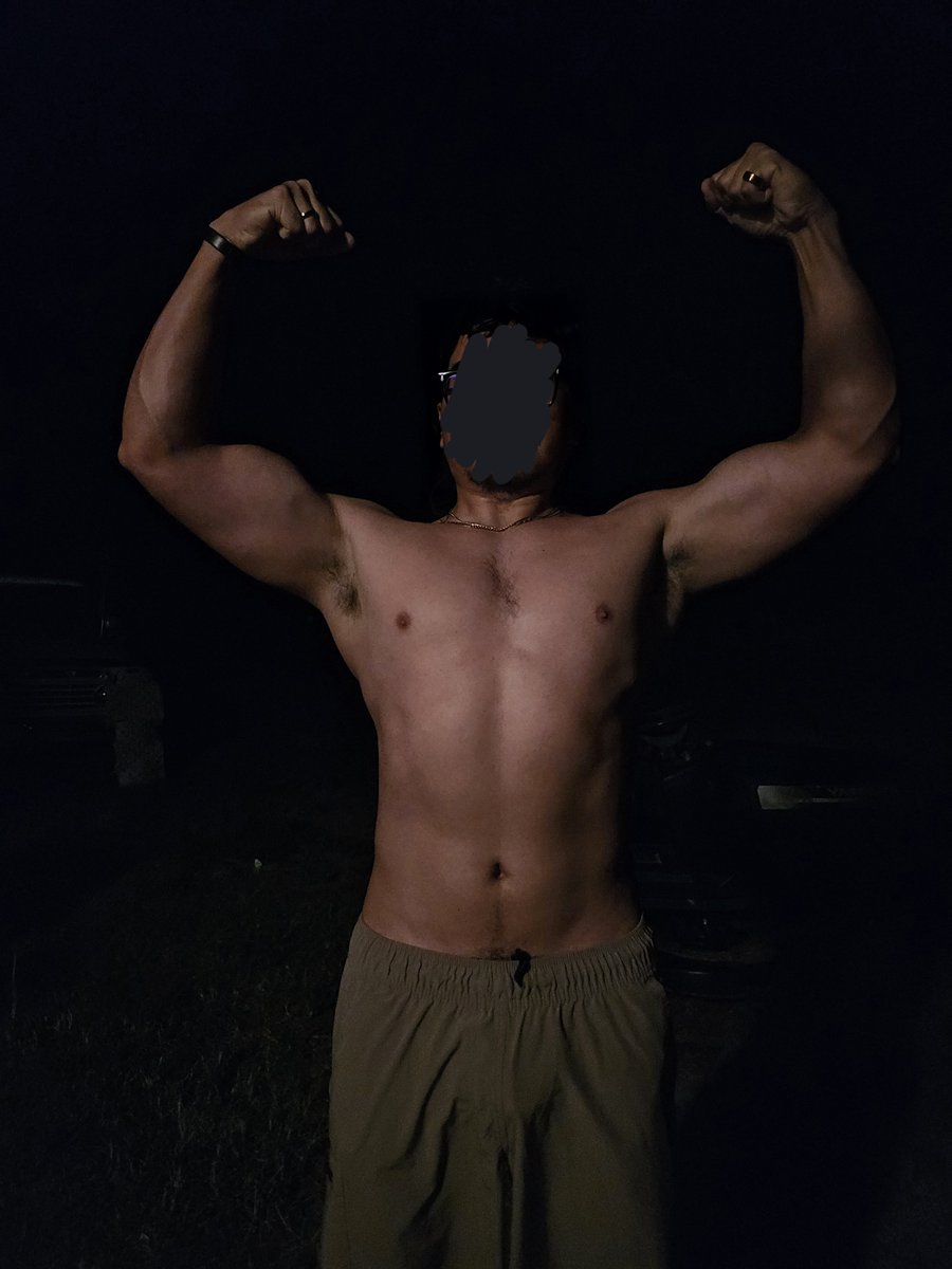 susej_idk's tweet photo. Post work out pump. #nsfwtwtًً  #biceps #muscles https://t.co/zxdyPJZHkV
