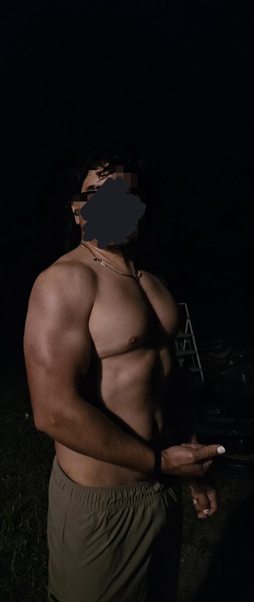 susej_idk's tweet photo. Post work out pump. #nsfwtwtًً  #biceps #muscles https://t.co/zxdyPJZHkV