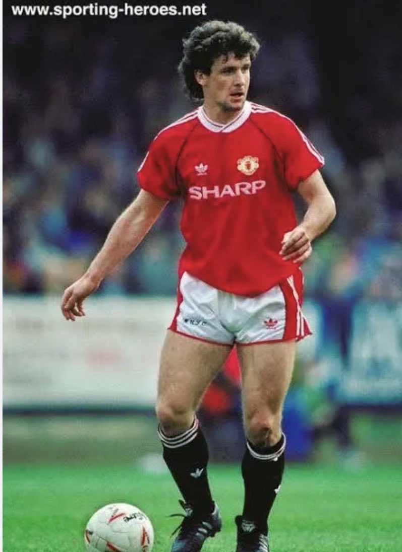 BoysRedondo's tweet photo. @TavernFootball The legend Sparky Hughes https://t.co/bNOJ0a8J4p