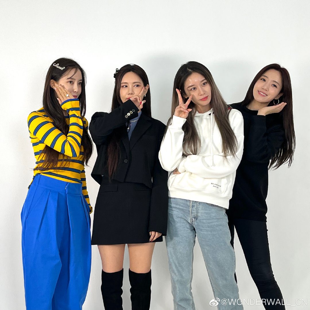 Like_JIYEON_E's tweet photo. 티아라 데뷔 17주년 축하해👑💛
내 가수 되어줘서 고마워 https://t.co/eYPonyIyIa