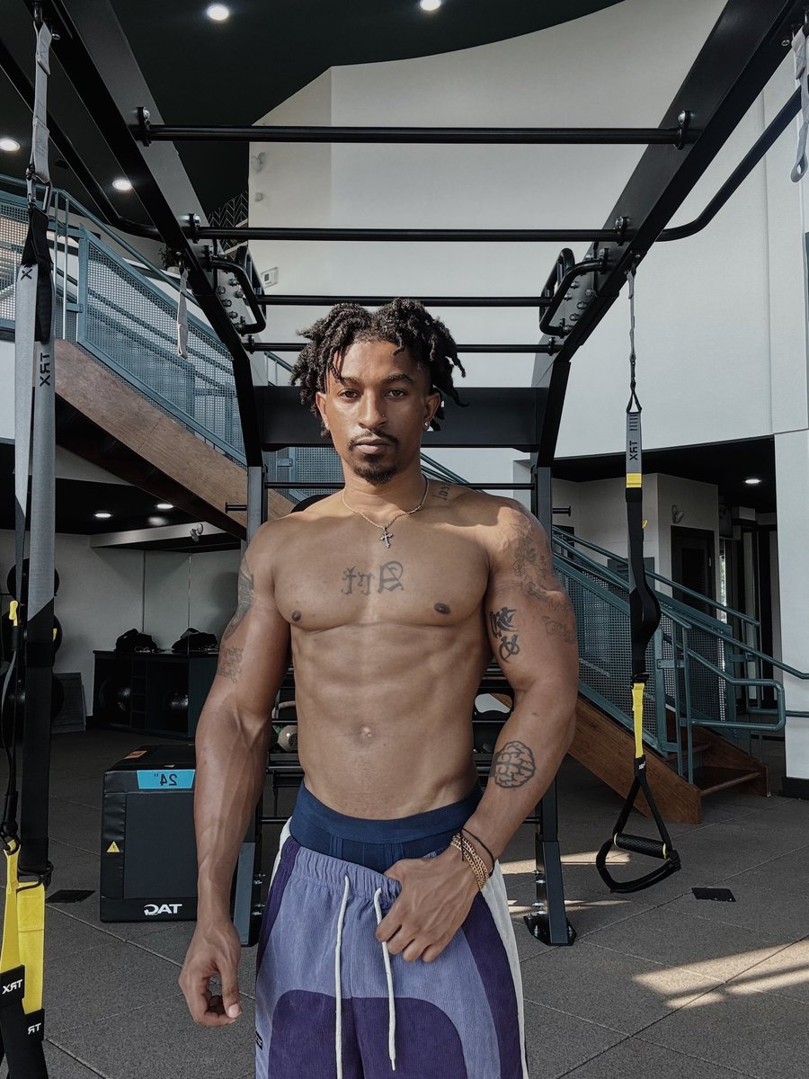 yav2x's tweet photo. Post Arm Day🔋 https://t.co/4sjJoSkar3