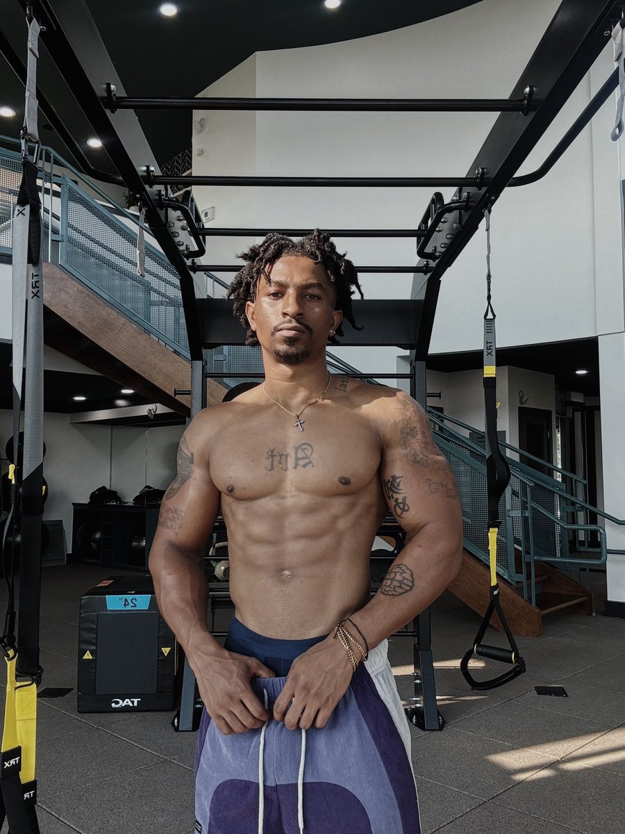 yav2x's tweet photo. Post Arm Day🔋 https://t.co/4sjJoSkar3
