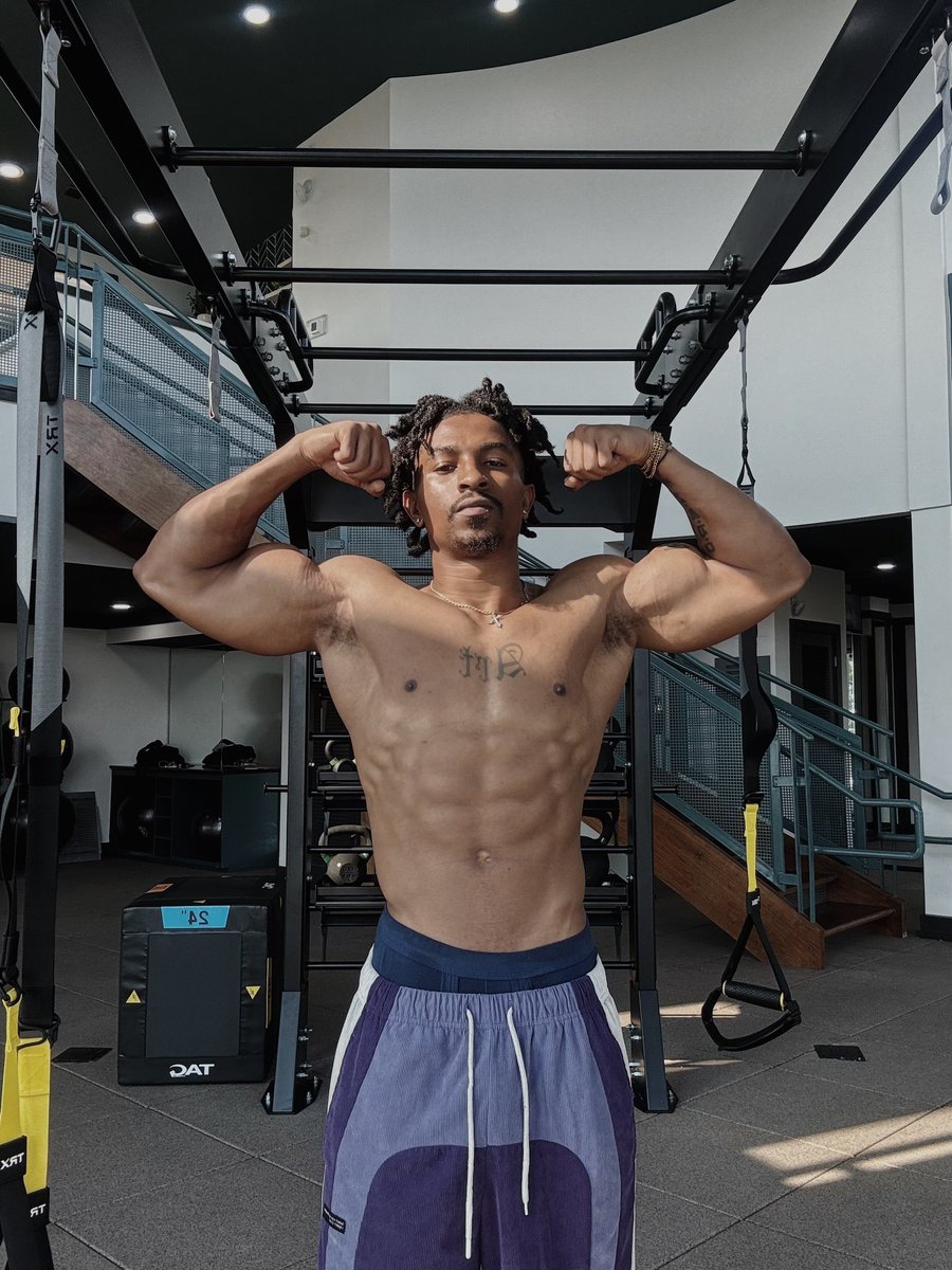 yav2x's tweet photo. Post Arm Day🔋 https://t.co/4sjJoSkar3