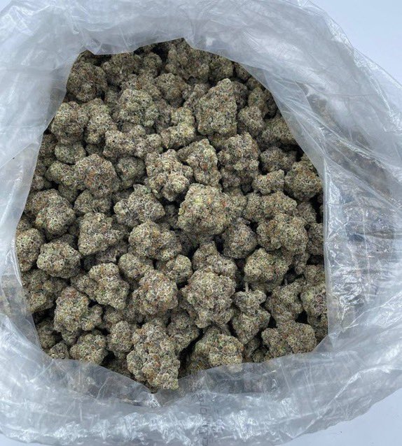 HempSup420's tweet photo. Fire Fumes 🔥📦💯✈️

P: $650
Text: +1 7653352982

https://t.co/E25bbdXD4l https://t.co/Uk9YDgCFsL