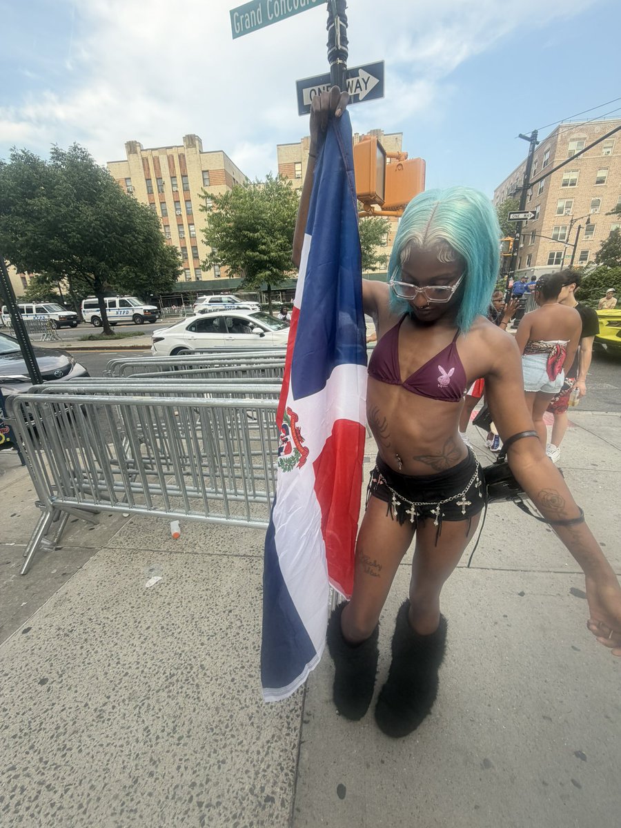 wetandpetite's tweet photo. Would yu fuck me at the Dominican parade ? https://t.co/XMdqWJdSl0