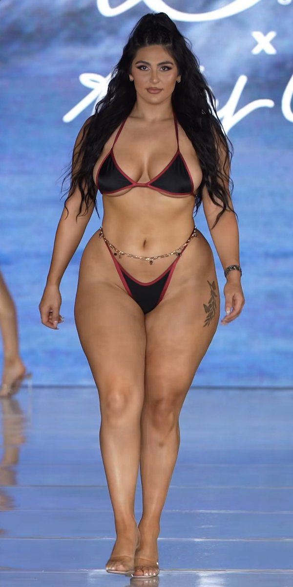 all_about_gym's tweet photo. Chubby OR muscle freak ? Which mommy is your favourite ❤️ 
#musclegirl #poll #musclemommy #gymgirls #gymaddict #femalebodybuilder #mayabf #fitness https://t.co/qlIGxuLUnm