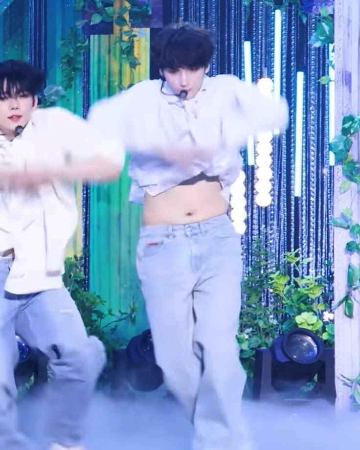 hueberrypie's tweet photo. i miss kais soft tummy every day of my life huening kai please ….. huetummy ….. come back to me ….. https://t.co/QWMh5NwiUI