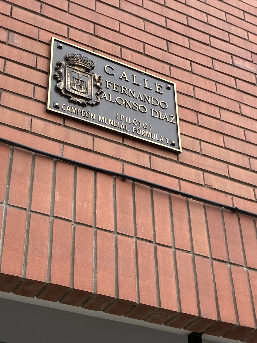 francium11's tweet photo. Happy Birthday to @alo_oficial 🎉 45 and still as brilliant as ever. So happy to have visited his lovely hometown last month. Wonderful vibes and lucky number 33 😊 https://t.co/jsWHGSeqzv