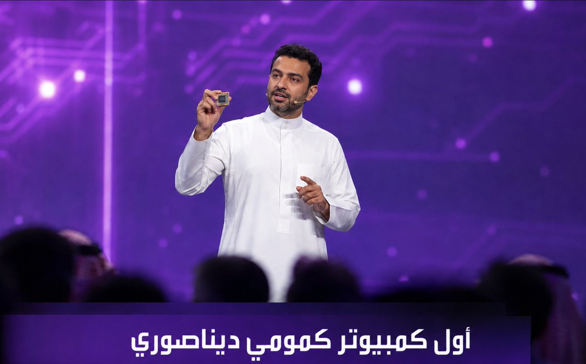 AboDantee's tweet photo. تبي تصير CEO او منصب كبير في هيئة وبمجال تقني؟
سو اللي أقول لك، هذا المطلوب حاليا:

1: اشتر سماعة زي اللي بالصورة اللي صممتها مع AI
2: البس ثوب متعفط دون شماغ يعننّي عملي ومنهك
3: وقّف فوق أي منصة ولو صالة افراح
4: كرّر مصطلحات تقنية انجليزية زي HBT, RAM, توكن، AI، كوانتم https://t.co/tIjQF7dPhm