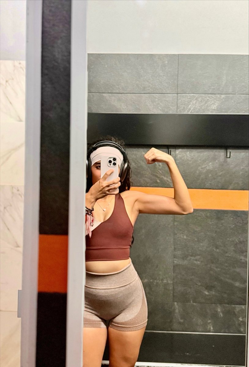 myct_222's tweet photo. Entrenando duro, porque el próximo que me rompa el corazón, le rompo el hocico 🙊💪🏻 https://t.co/nxzhwTE1eD