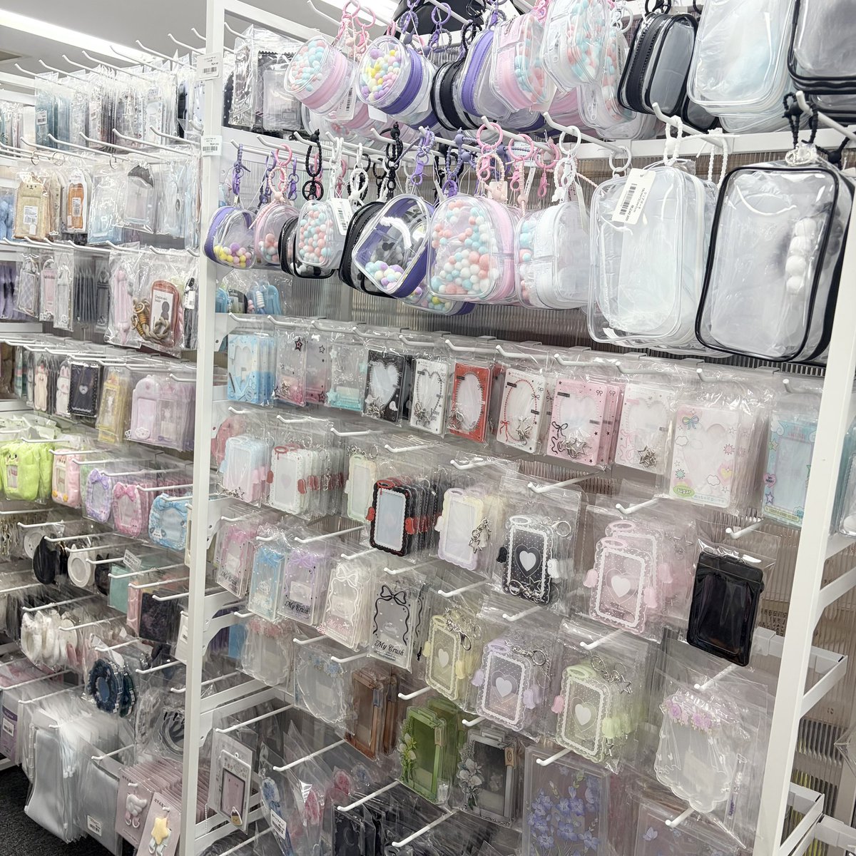 Shelly_Coco_'s tweet photo. ⸝⸝  ⭑ #ShellyCoco3号店 ⸝⸝  ⭑  

おはようございます^ᴗ ̫ ᴗ^♩
ShellyCoco3号店、本日もオープンしております⭐️𓂃꙳⋆

3号店は痛バッグの他にもぬいポーチやカードケース、ヘアアクセサリー等推し活にピッタリなアイテム多数ございます꒰՞ɞ̴̶̷̥⩊ɞ̴̶̷̥꒱֯🪄是非合わせてチェックしてみてくださいね🧸⸝⋆*

本日も皆さまのご来店をお待ちしております🎀⸌̟͂̋⸍̑⸜̑⸝͂

🫧池袋駅から徒歩4分🫧営業時間11時〜21時🫧
🫧中池袋公園横🫧東京都豊島区東池袋1丁目15-10 第5アムスビル6F🫧