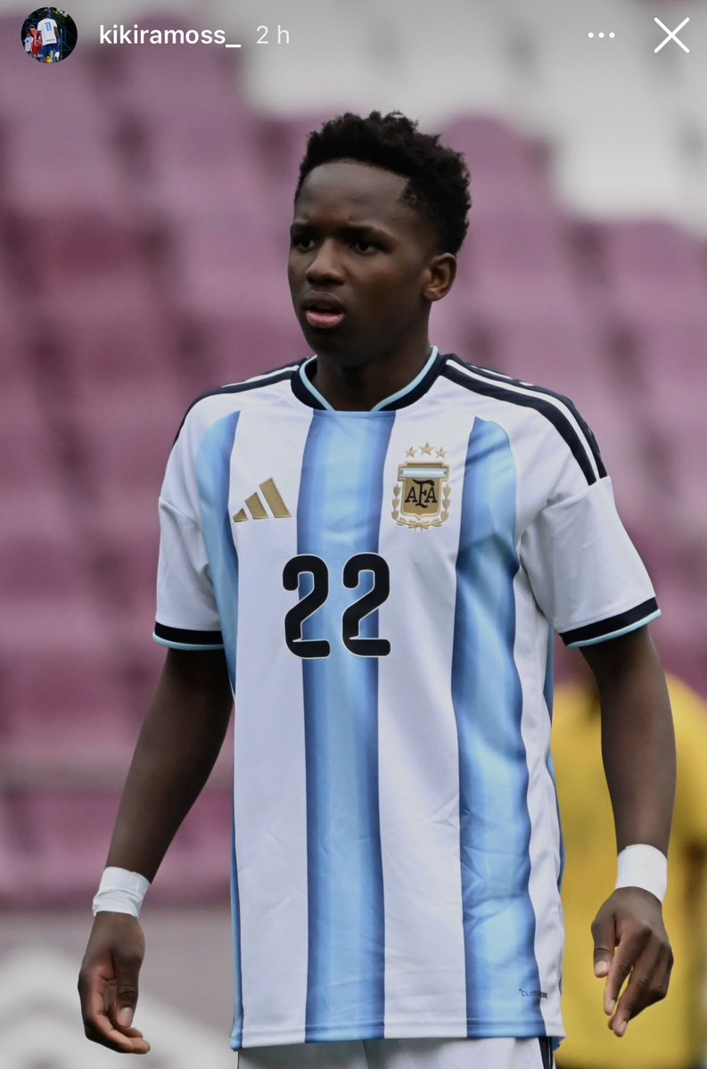 AtaqueFutbolero's tweet photo. La historia que subió Kiki Ramos, extremo de la 6TA de Vélez, jugando con ARGENTINA SUB-17.

Nació en HAITÍ, es categoría ¡2009! y su ídolo es Neymar. 

Anoten su nombre. 🇦🇷💎🇭🇹 https://t.co/hSw6g6yUUD