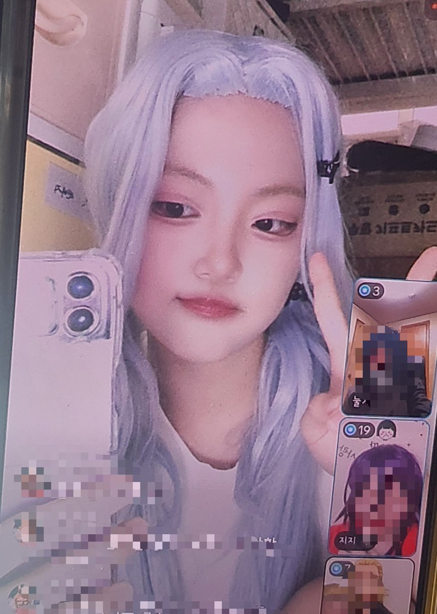 COS_MLOO8U's tweet photo. 어제 라방 https://t.co/yiULe0Vr0P