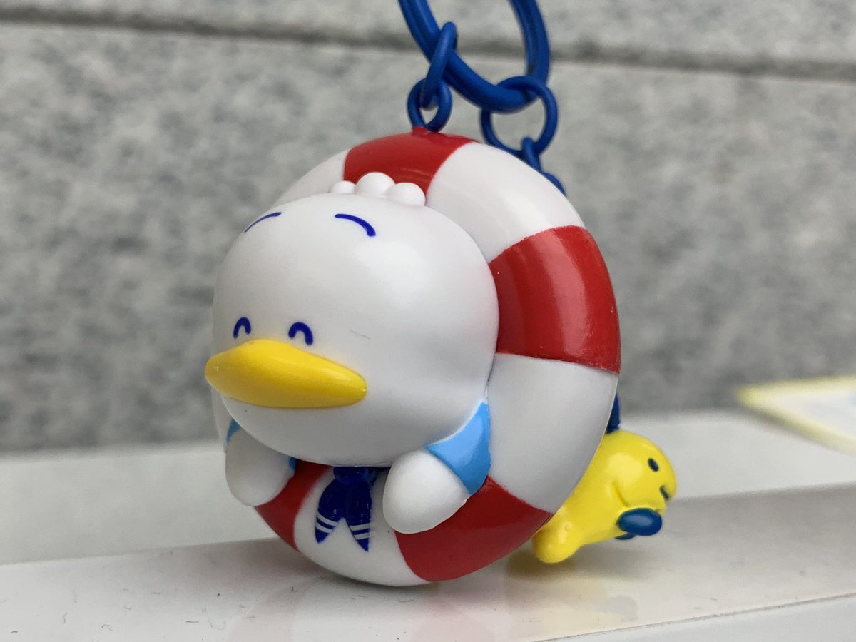 kenchan_inv's tweet photo. あひるのペックルのマスコットキーホルダー、浮き輪バージョンをゲットできた。

楽しそうなペックル、良いですね😊 https://t.co/5Vhsj5Hn0w
