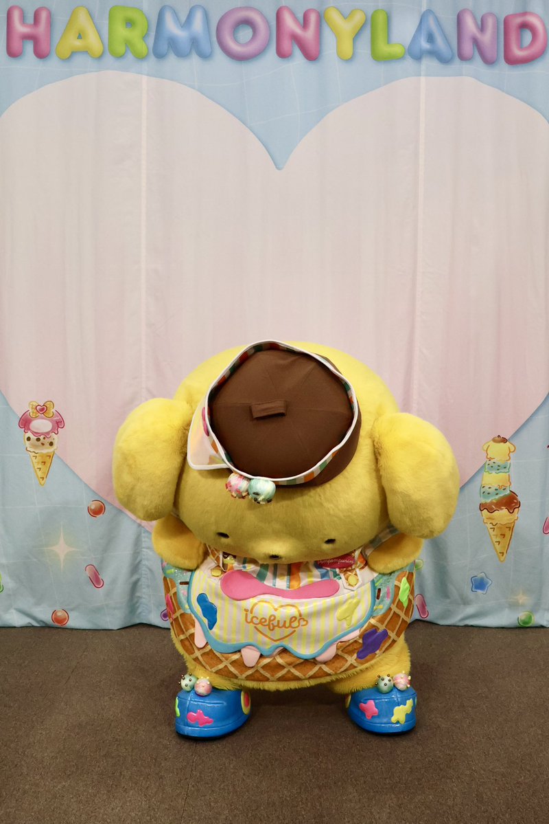 pmpc42's tweet photo. やっとアイスフルグリ🍨
かわいい写真撮らせてー！！！って言ったら左、後、右、頭でポーズ決めてくれたんだけど、、、
プリンくんと私のかわいいの感覚違いすぎて笑った🤣🤣🤣 https://t.co/a8L3Kc2B0E