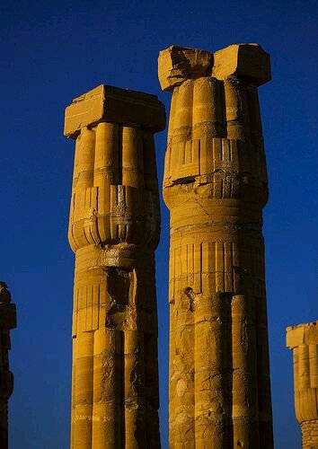 SudaneseCulture's tweet photo. Some Temples Ancient Columns, Sudan || From left to right :
The Temple of Amun - at Naqa.
The Temple of Mut - at Jebel Barkal.
The Elephant Temple - at Musawwarat es-Sufra
The Temple of Soleb, Built By Amenhotep III - at Soleb.

#SudaneseCulture #ثقافة_سودانية https://t.co/gD8L3ZIdcg