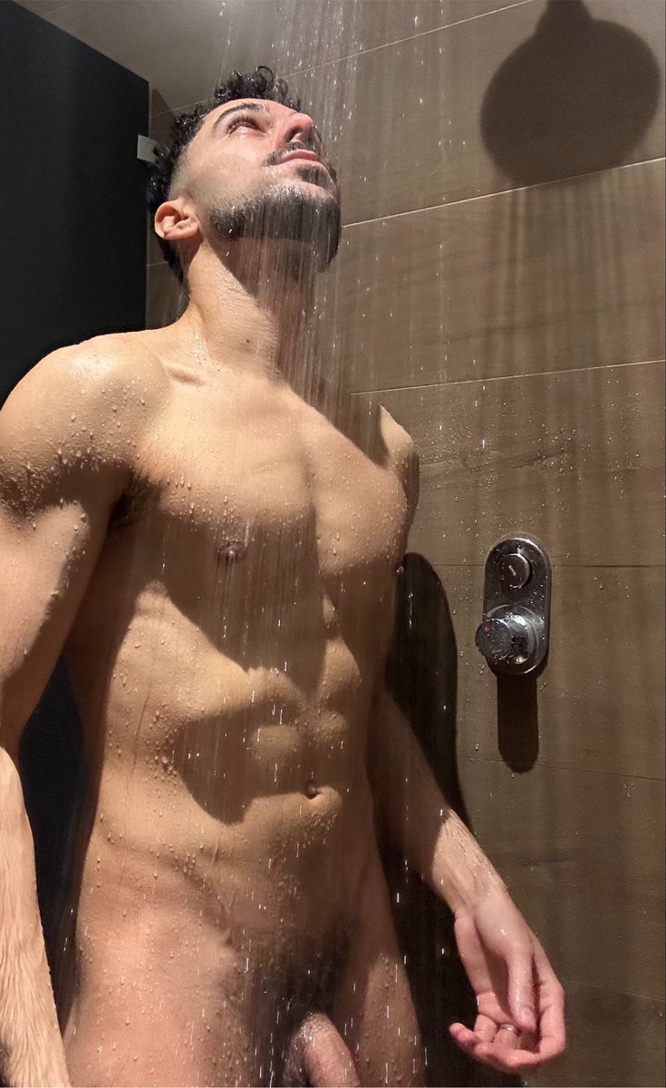 gxxx___'s tweet photo. chudai 💦 https://t.co/gqGeSwiEKl https://t.co/2m57TUB59t