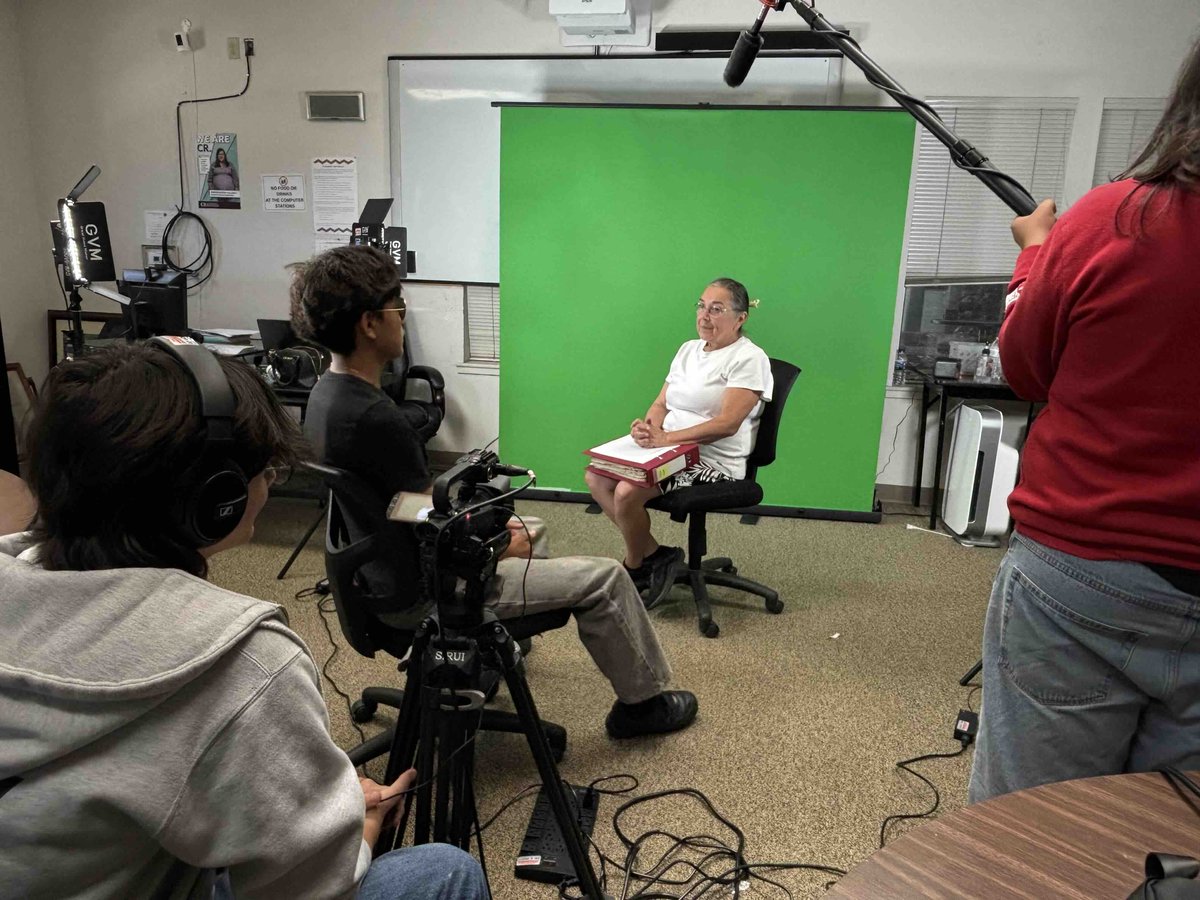 LASKINSFEST's tweet photo. Native Youth Film Workshop at Hoopa Day 2 was filled with creativity, collaboration &amp; storytelling!
Native youth expanded their filmmaking experience by working on two new original film projects while also beginning the editing process
#nativeyouthfilmworkshop #hoopareservation https://t.co/G5dLCLNph3