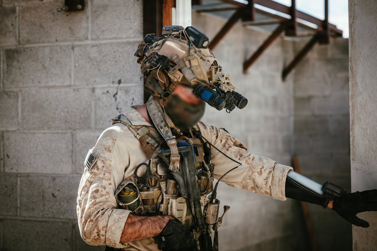geartles's tweet photo. 2026年3月13日、CALFEXにおいて、海兵隊特殊作戦司令部（MARSOC）所属の米海兵隊レイダーが、模擬襲撃作戦に参加した。Ferro Concepts　The Slingsterを使用しています。 https://t.co/gpuabBVcmS