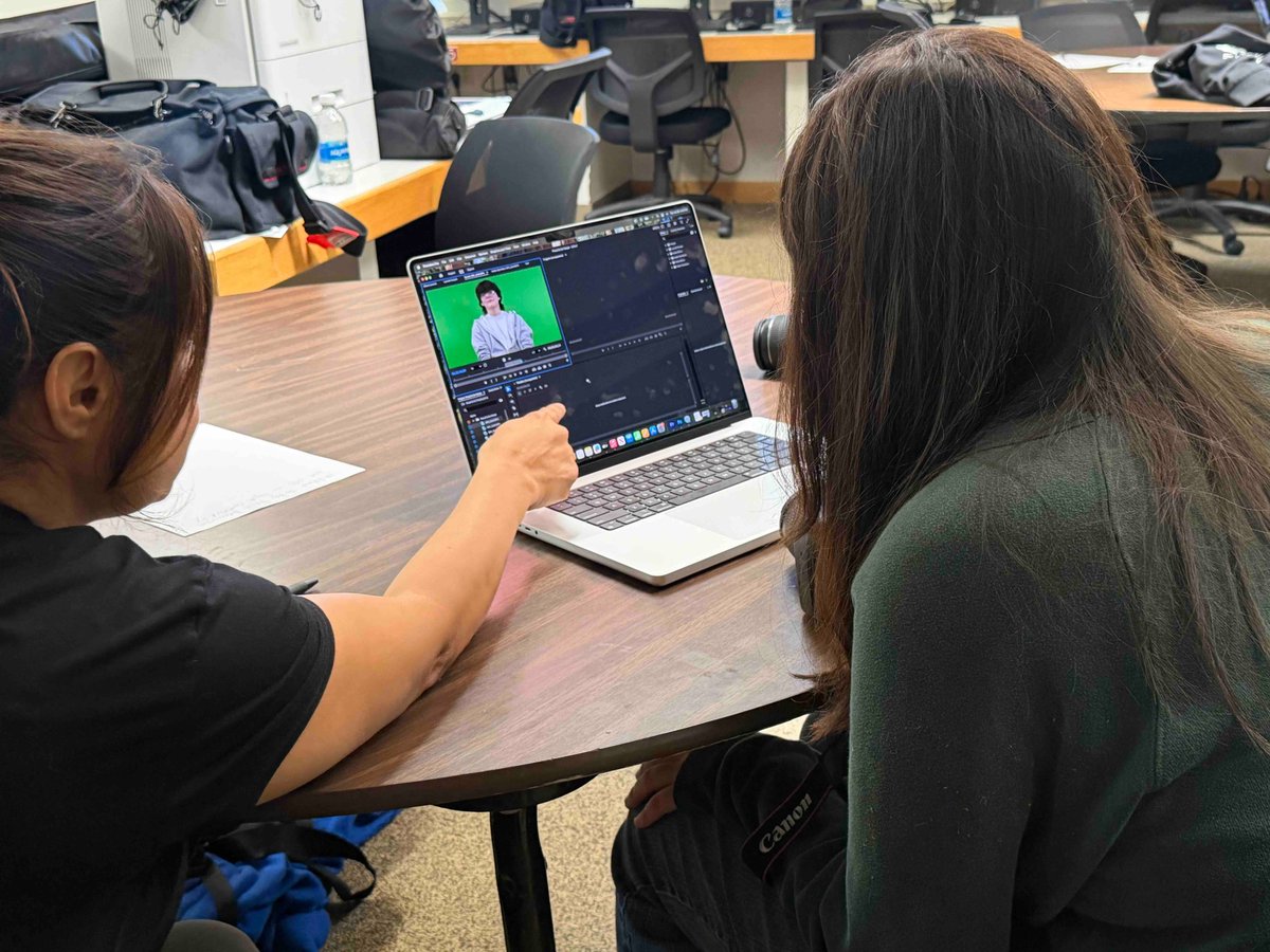 LASKINSFEST's tweet photo. Native Youth Film Workshop at Hoopa Day 2 was filled with creativity, collaboration &amp; storytelling!
Native youth expanded their filmmaking experience by working on two new original film projects while also beginning the editing process
#nativeyouthfilmworkshop #hoopareservation https://t.co/G5dLCLNph3