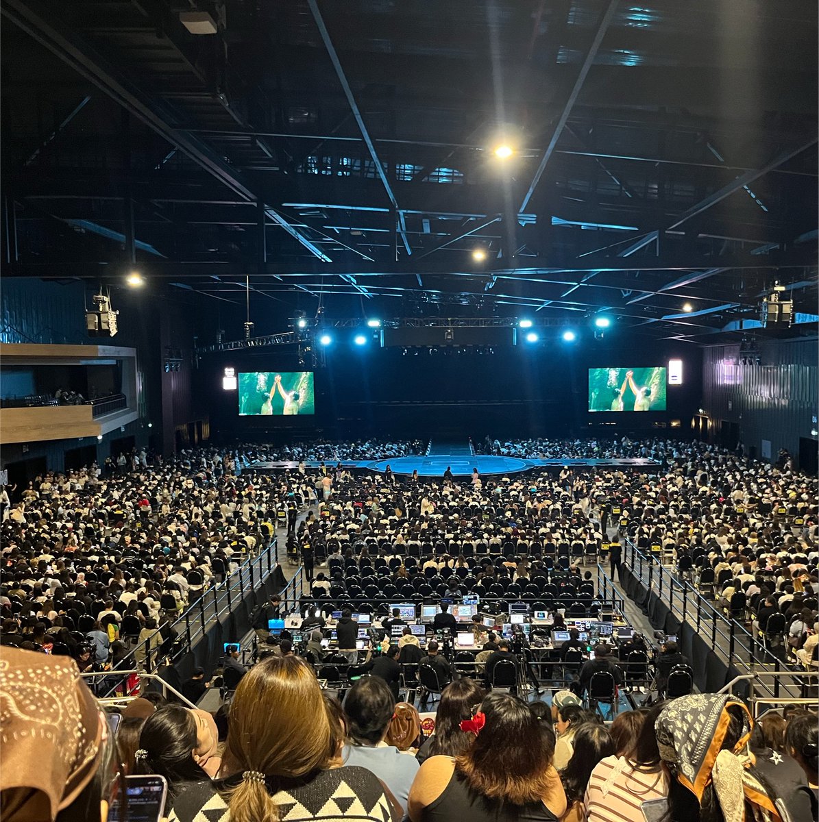 Maleejka's tweet photo. My seat                                               My picture 

#JossGawinConcert  #JossGawin https://t.co/bkkeoXCTAx