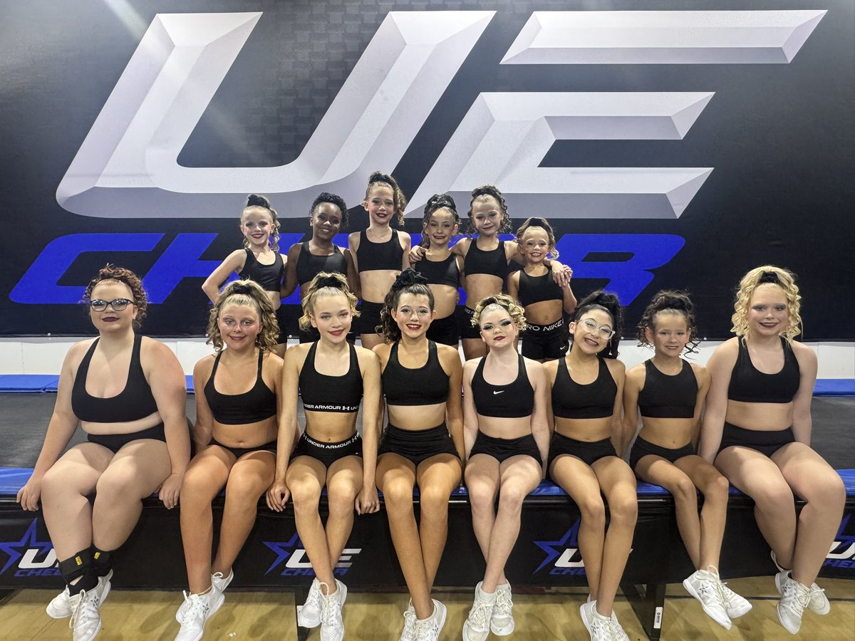 UECheerGym's tweet photo. Day 1 of routine choreography is done for these FIERCE girls! LET’S GO!
#ueistheplacetobe
#season19 https://t.co/wTqdkD5DDy