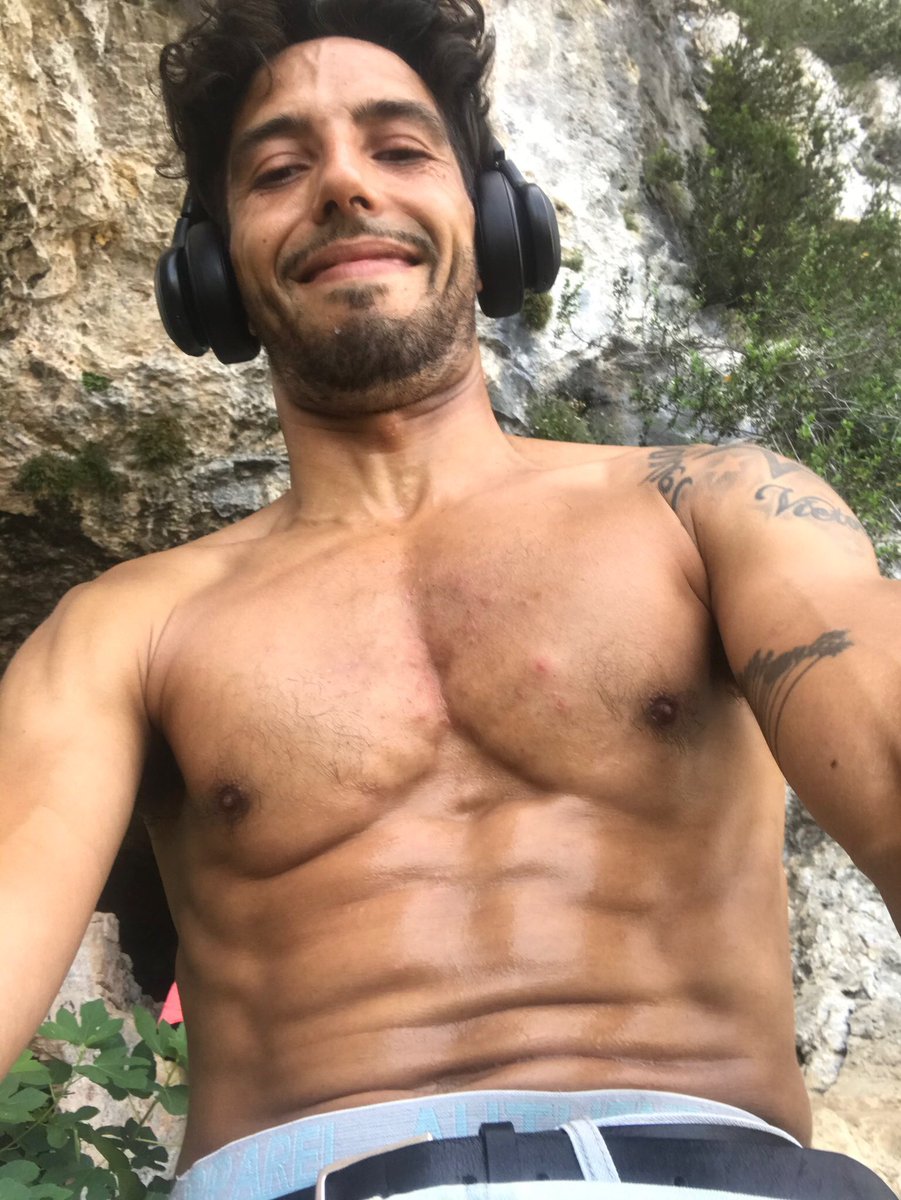 IvanValeiras's tweet photo. @nofarahway No hago gimnasio… nunca ,soy nadador y gimnasta
En esa boca tan grande entrara mucha carne de burro verdad?
Puta peruana insultando personal cuando tiene pinta de chupar pollas por dos euros 
Toma para que veas lo q estar bien alimentado https://t.co/7QiRxJJ8jG