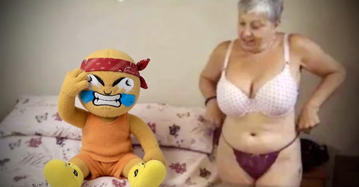 hoeleeshiett's tweet photo. its ok baby, grandma will buy you a new iphone 18 plus and also buy 1% of your coin 

its worth it ♥️♥️

@theLMAOcoin https://t.co/0EfcXMF7Yu