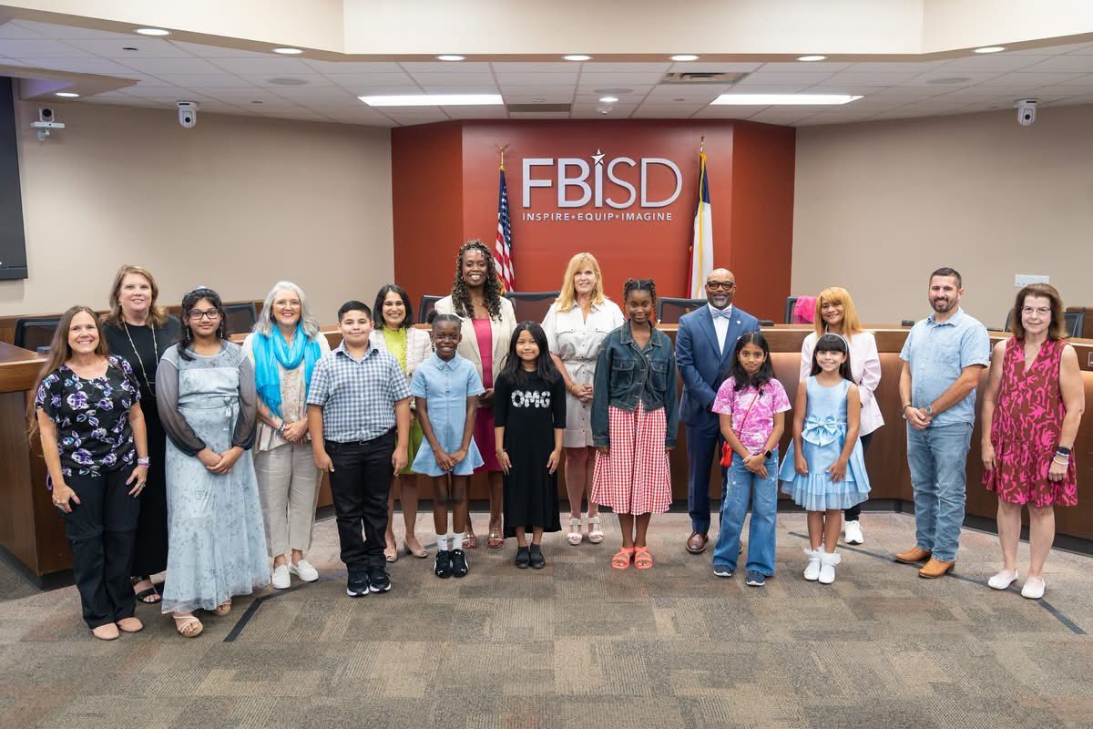 OCE_BlueJays's tweet photo. Oyster Creek Elementary student council received the 2025-26 Texas Elementary Principals and Supervisors Association (TEPSA) Student Leadership Award, a prestigious statewide recognition honoring exceptional PK-8 student leadership teams. Congratulations OCE students &amp; sponsors! https://t.co/SvQAuOptYs