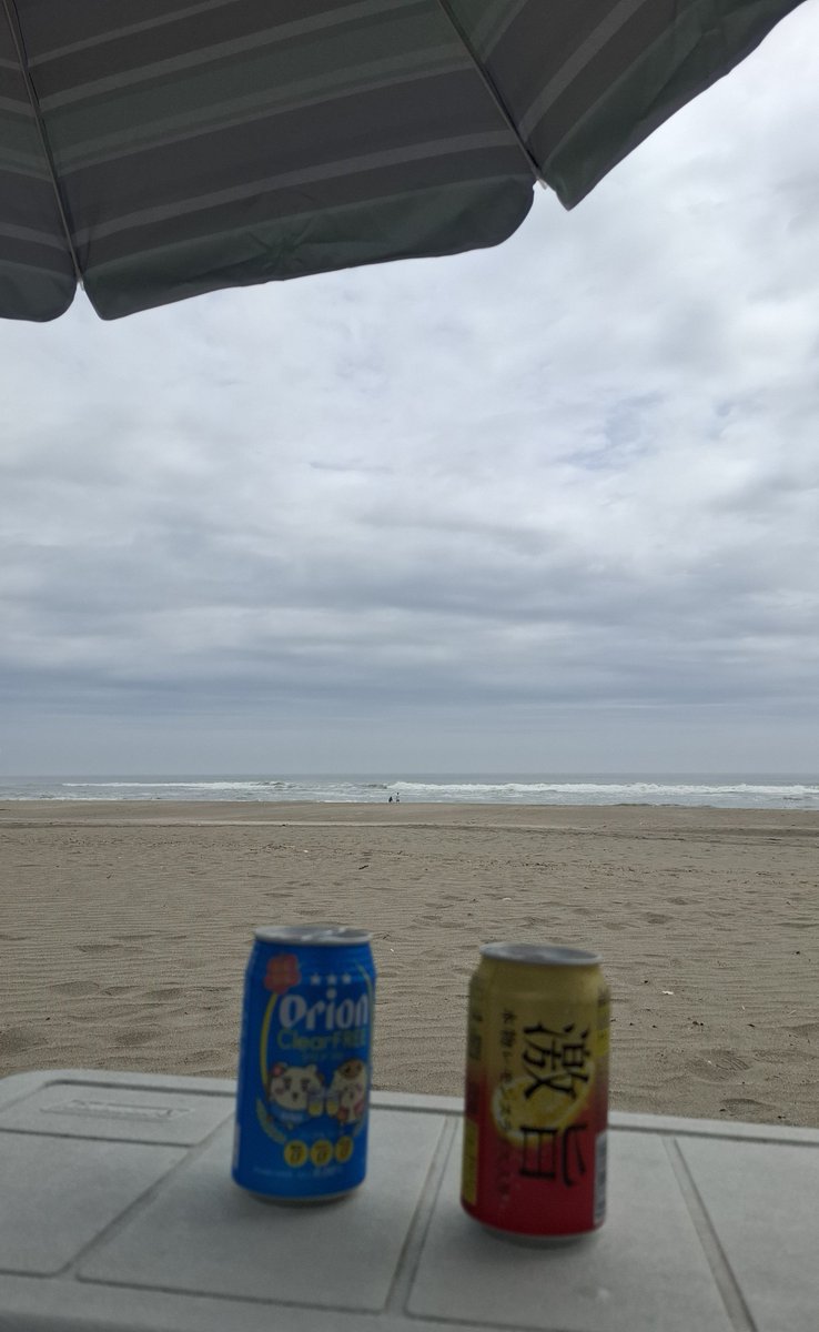 Ran3246's tweet photo. 今年も海に行ってきたよ〜(^^)
曇っててちょうどよかった！ https://t.co/1dI0aZkcLR