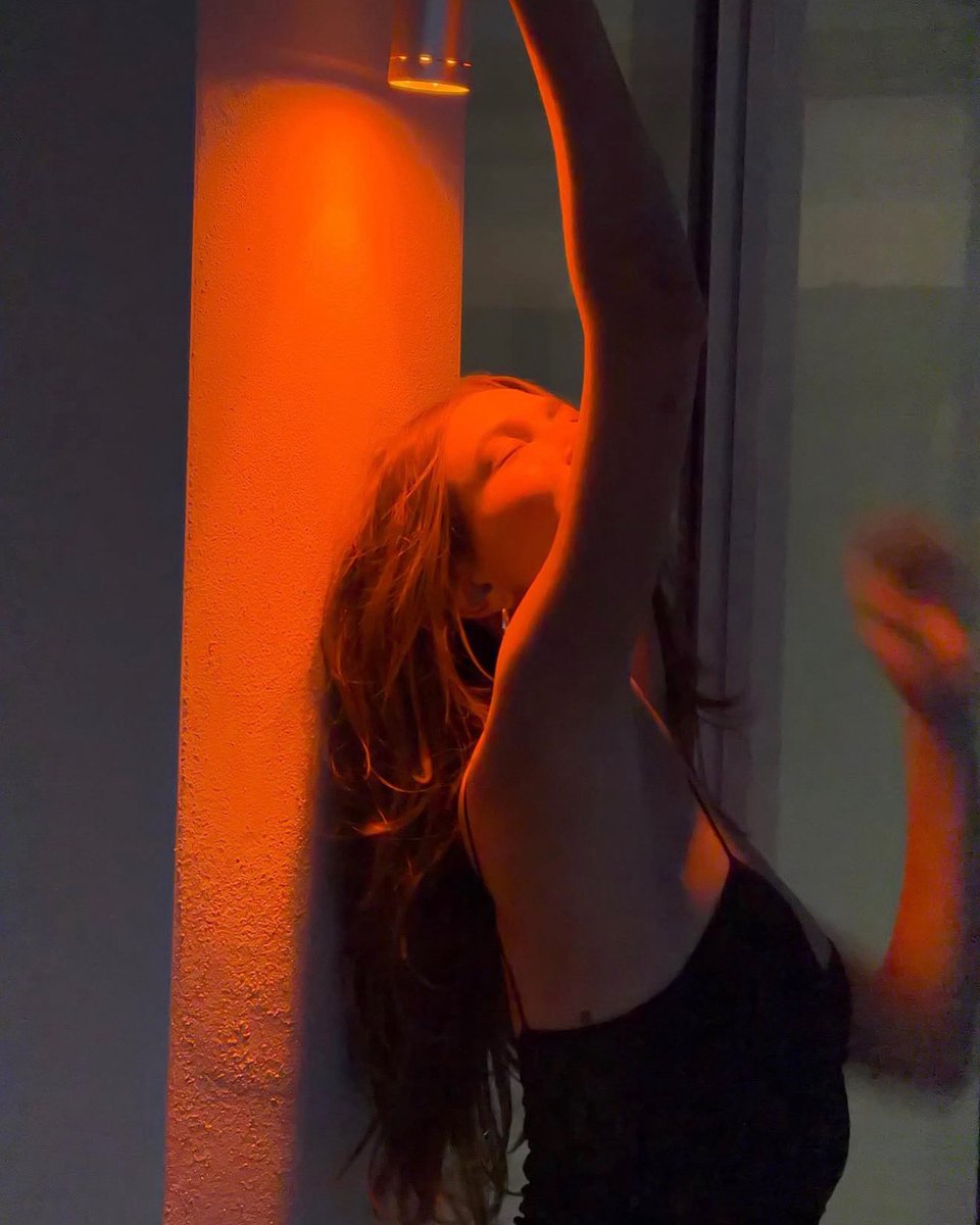 fairypwrss's tweet photo. made my own golden hour https://t.co/Wl8VBDJagC
